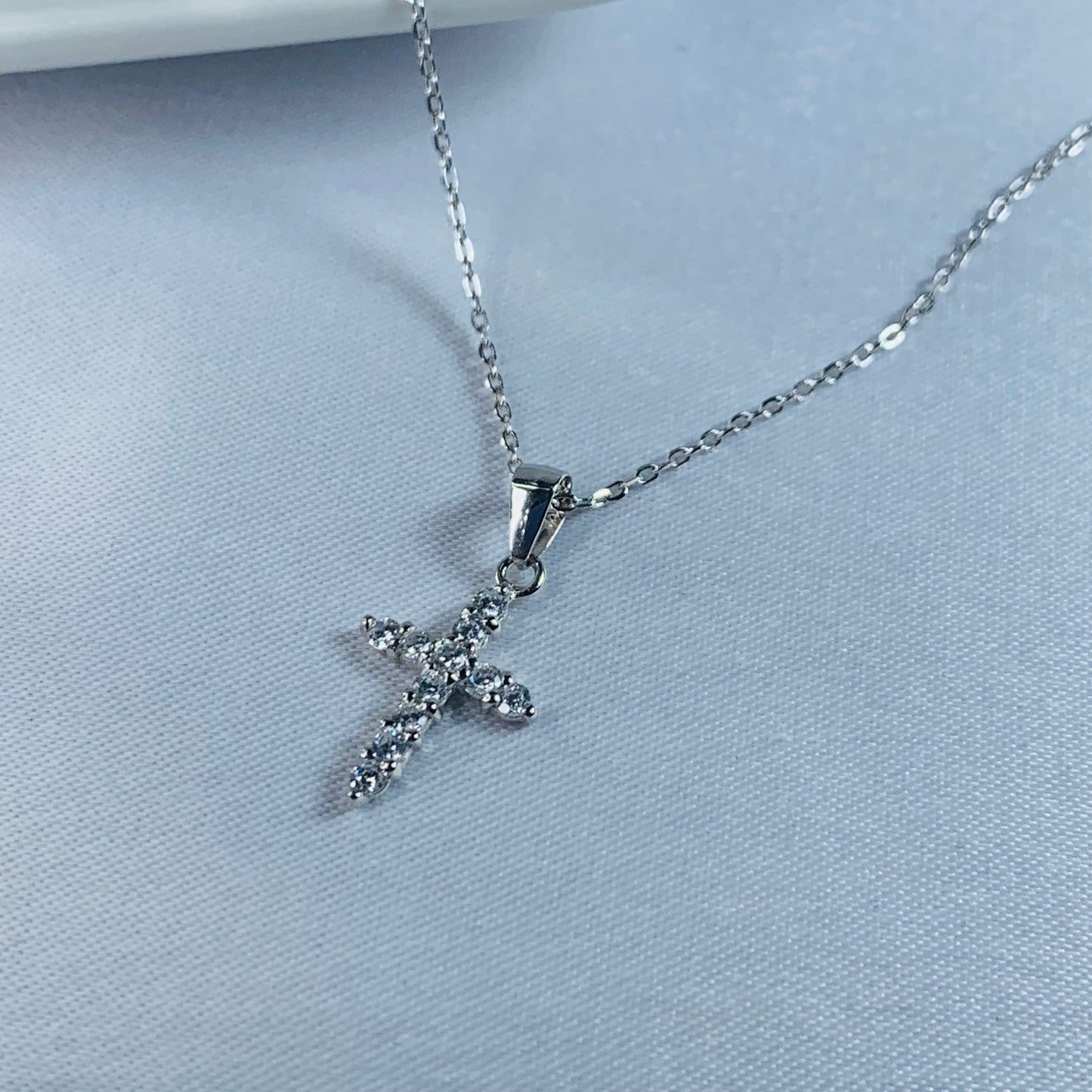 01 Cross Necklace